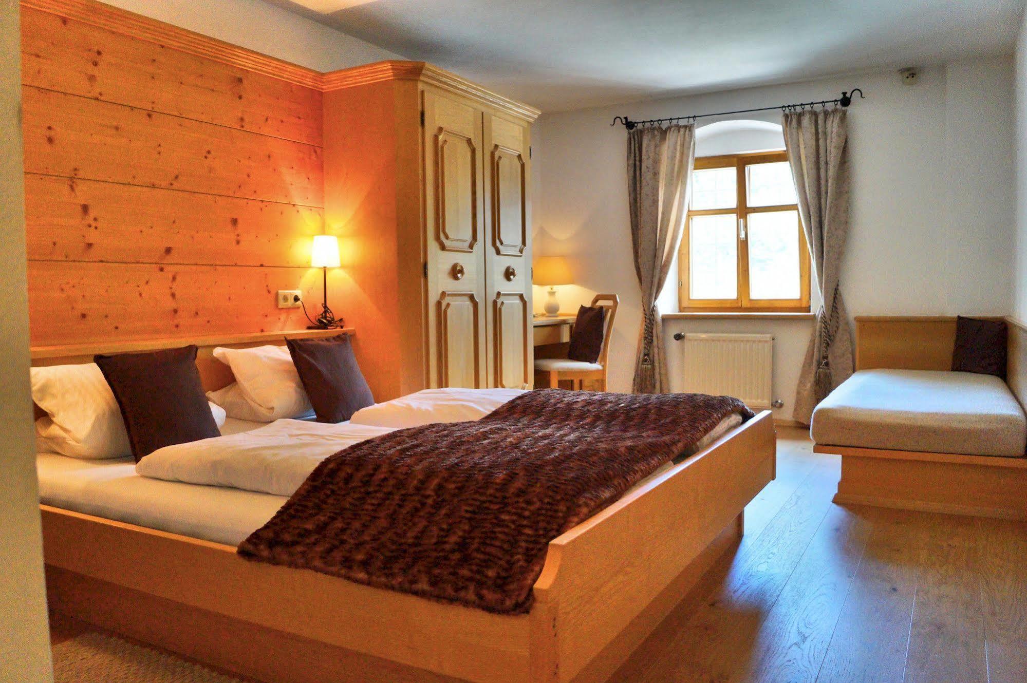 Gasthof Zum Schupfen Hotel Innsbruck Exterior foto